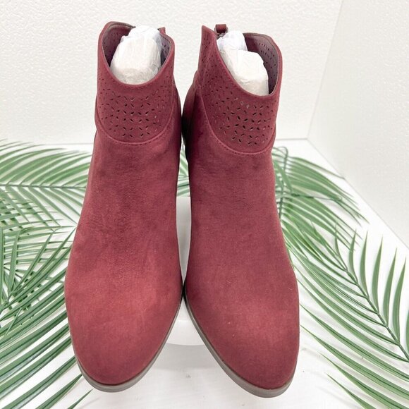 Violet & Red Jackson Lazer Cut Topline Bootie Faux Suede Burgundy Size 7 NWOB - Picture 2 of 14